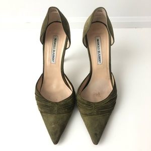 Manolo Blahnik green suede pointed heels size 39